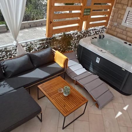 Holiday Home Peran Grebastica Exterior photo