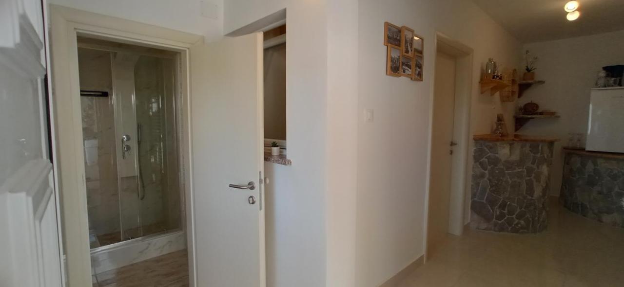 Holiday Home Peran Grebastica Exterior photo