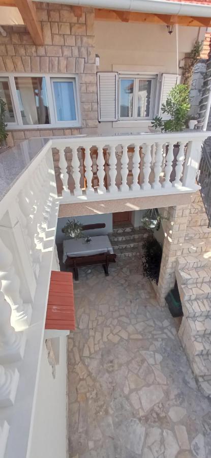Holiday Home Peran Grebastica Exterior photo